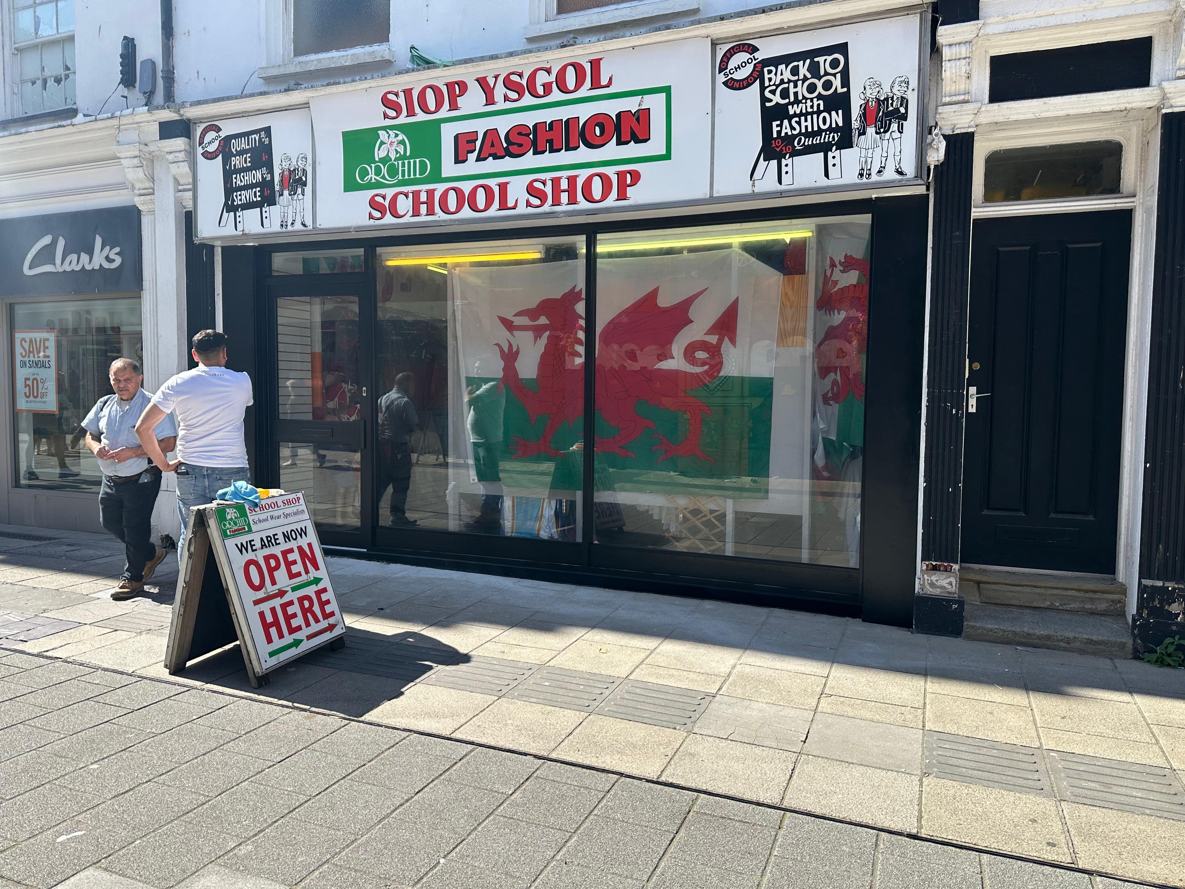 Vicky Shutters Showcase 1